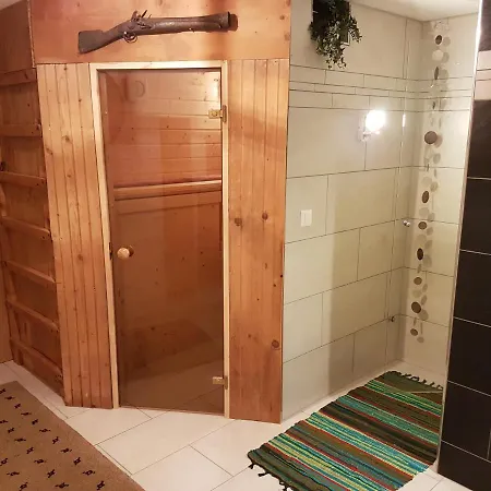 Grosses Mit Sauna Im Skigeb. אוברסקסן