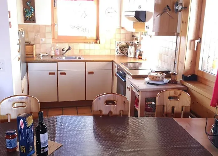 Grosses Mit Sauna Im Skigeb. Hébergement de vacances Obersaxen